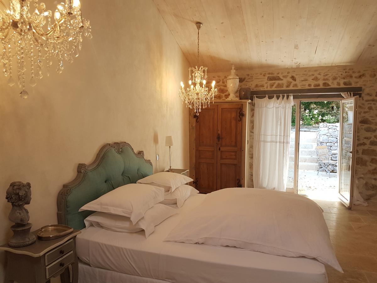 Bed and Breakfast Le Domaine Saint Martin Flassans-sur-Issole Exterior foto